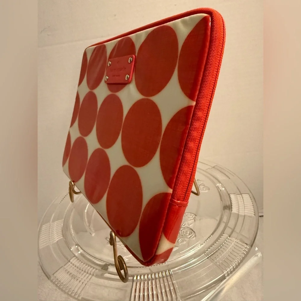 Kate Spade New York ♠️ Large Dot Tech Sleeve / Tablet Case